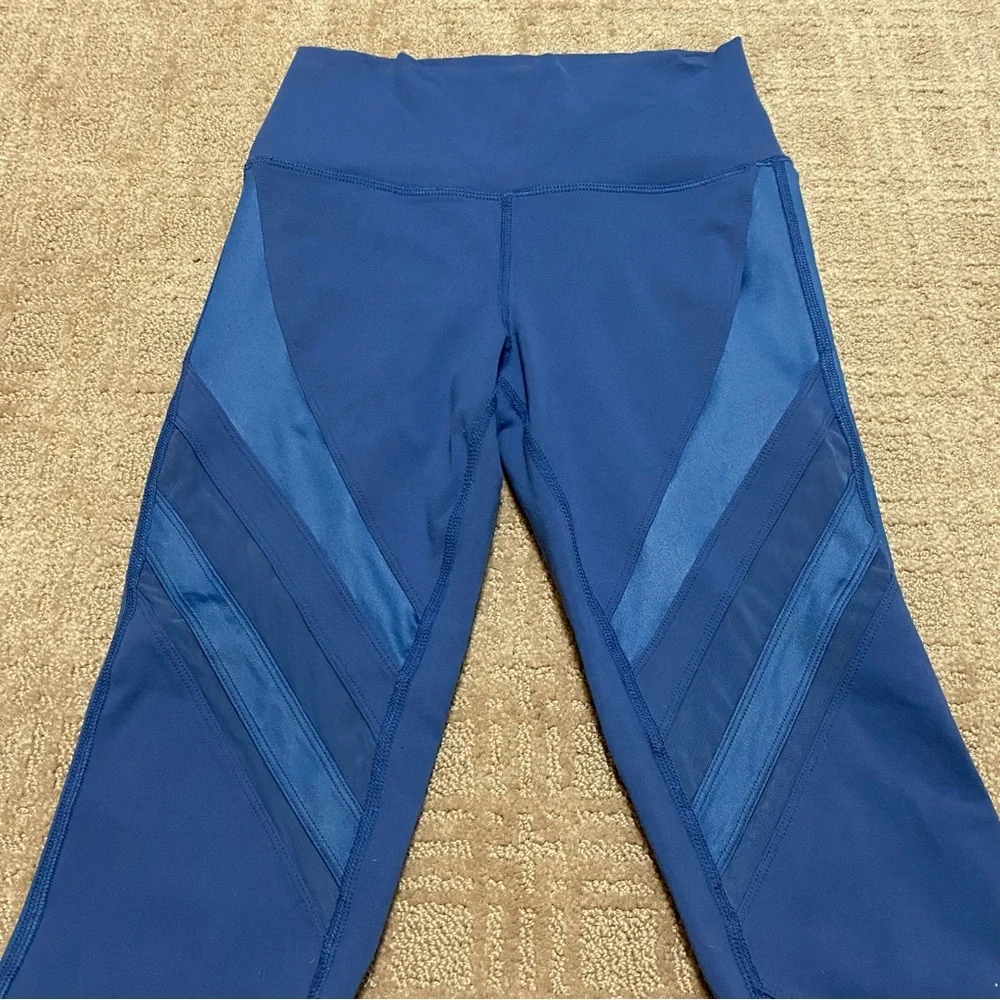 {ALO Yoga} Blue Athletic Yoga Leggings With Mesh Panels~ Size XS-S